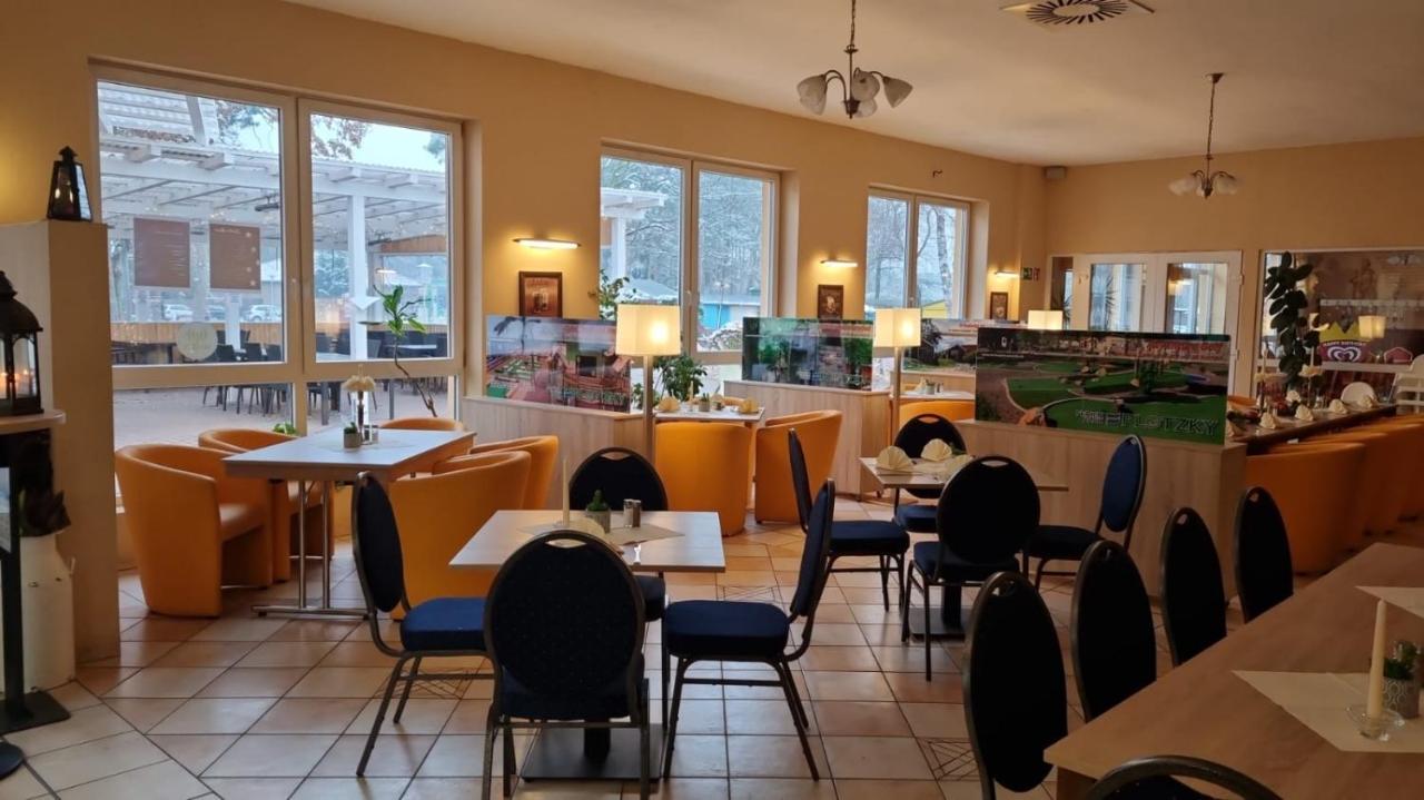 Ferien-& Erlebnispark Ploetzky Schönebeck Exteriör bild