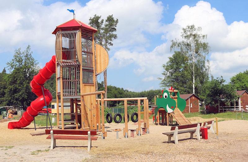 Ferien-& Erlebnispark Ploetzky Schönebeck Exteriör bild